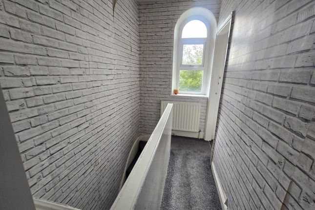 9 Thorn Street, Bradford photo 5