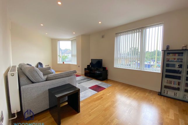 Flat to rent in Owen Square, Watford