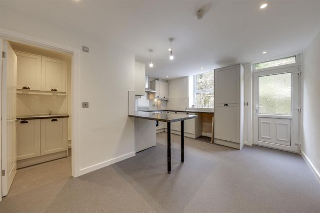 Kitchen &amp; Utility
