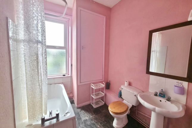 24 Hudson Road, Sunderland photo 3