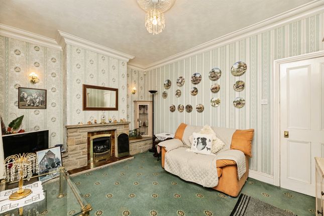 8, Queen Street, Wakefield photo 4