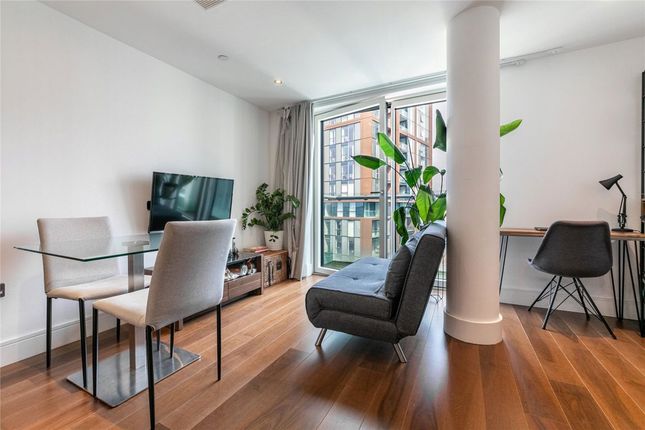 Apartment 2303, Talisman Tower, 6, Lincoln Plaza, London photo 2