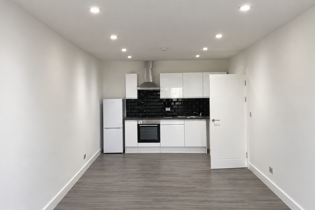 Flat 15  75-79, Shirley Road, Southampton photo 2