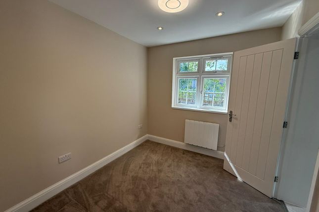 15, Cheviot Close, Hayes photo 4