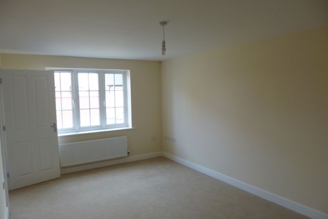 12 Alnwick Way, Grantham photo 4