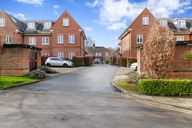Flat for sale in Ref: Sb - Hurley Close, Banstead