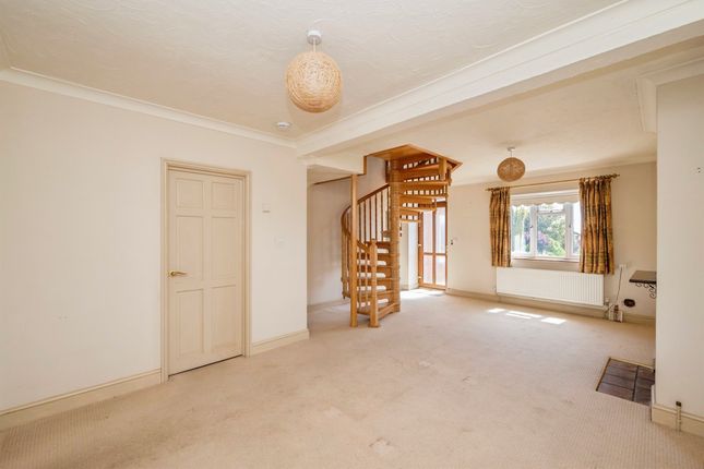 2, Church Farm Cottages, Banningham Road, Norwich photo 4