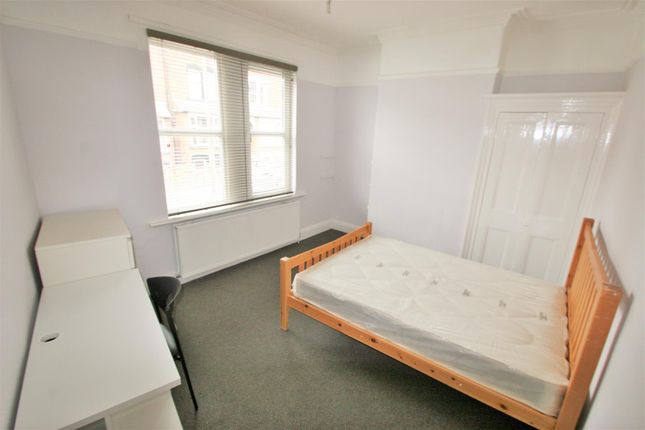 Chestnut Avenue, Leeds photo 4