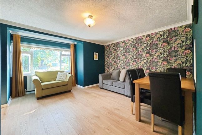 Flat 1, Aileen Gardens, 51, Park Road, Surrey photo 4