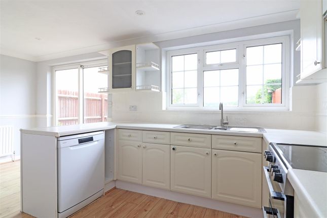 31, Prince Albert Square, Redhill photo 4