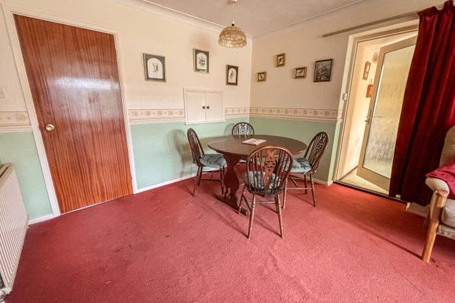 Bungalow for sale in Cranmer Close, Tilehurst, Reading