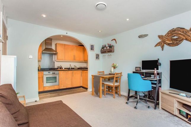 522 Platinum House, Lyon Road, Harrow photo 4