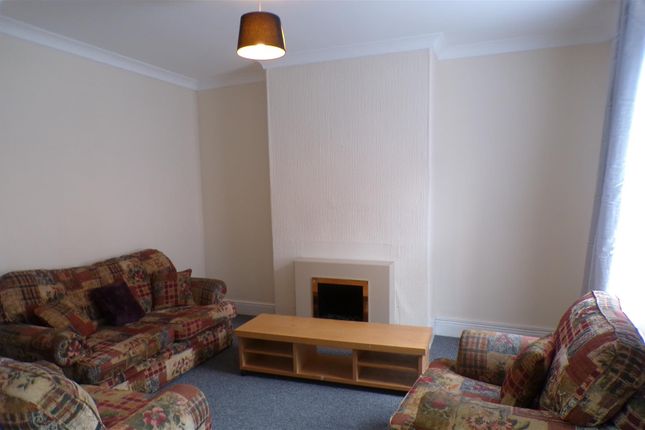 23, Recreation Crescent, Leeds photo 2