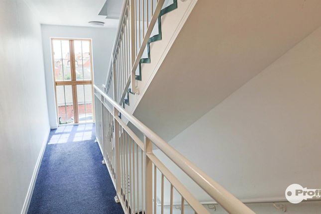 Apartment 27, Weavers Court, Trinity Lane, Hinckley photo 2