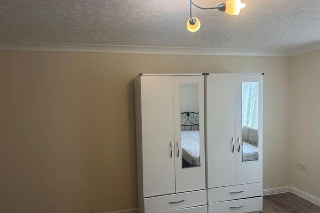 Redbourne Drive, London photo 5