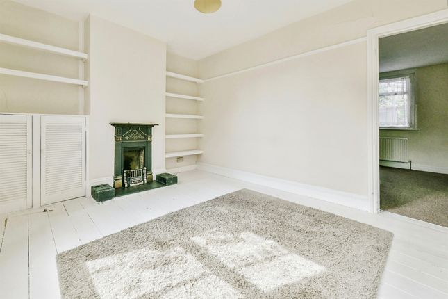 23, Gladstone Road, Ware photo 3