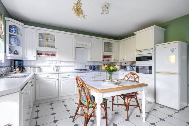 59 King George Gardens, Chichester photo 4