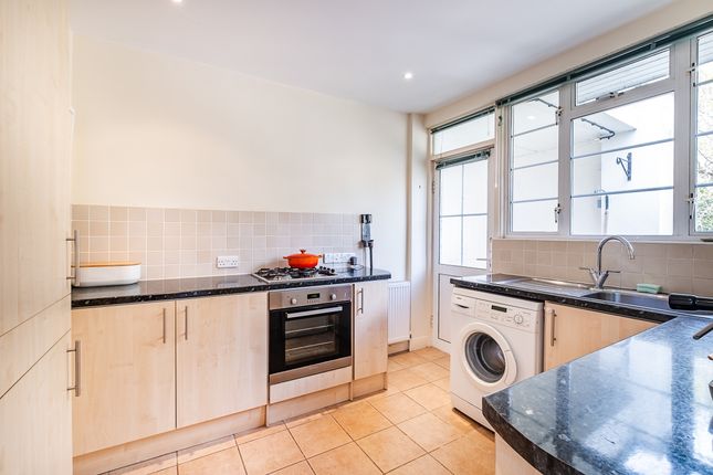 Flat to rent in Edge Hill, London