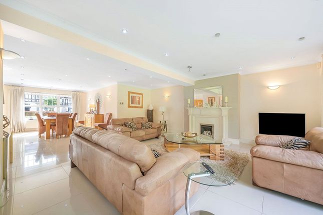 8, Heathfield Road, Hertfordshire photo 3