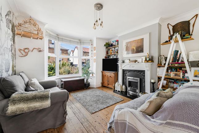 28, Sutton Grove, Sutton photo 2