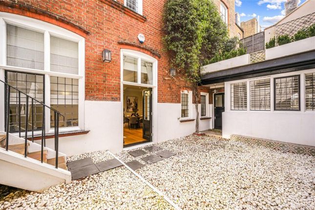 Flat to rent in Cadogan Square, London, 0