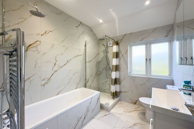14 Garden City, Edgware photo 4