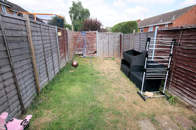 16, Tuscan Close, Reading photo 5