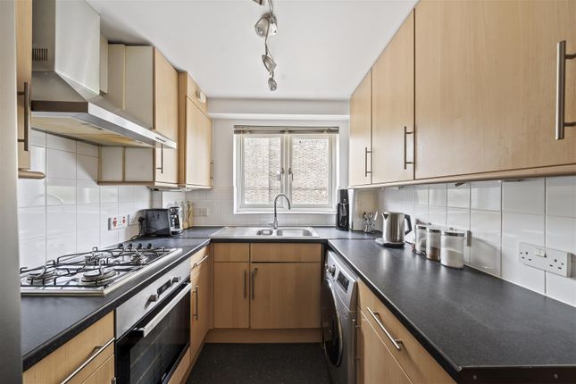 Flat 4, 8 Warminster Road, South Norwood photo 2