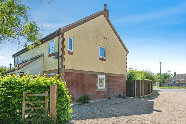 3-bed house on 2, Meadow Court, Great Yarmouth, £160,000