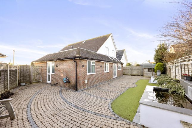 8, Courtlands Close, Goring By Sea photo 4