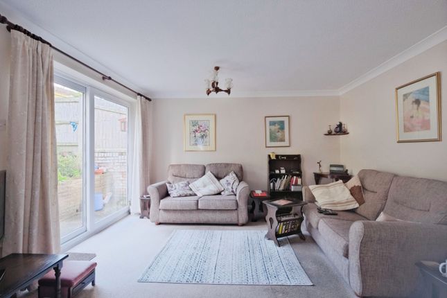 21, Marion Way, Birmingham photo 4