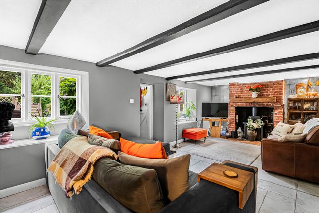 Asana Cottage, 3, Victoria Road, Berkshire photo 2