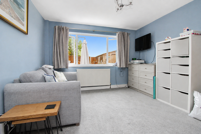 9, Derwent Avenue, Ramsgate photo 4