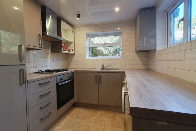 2 Bedroom Mid-Terraced House To Rent