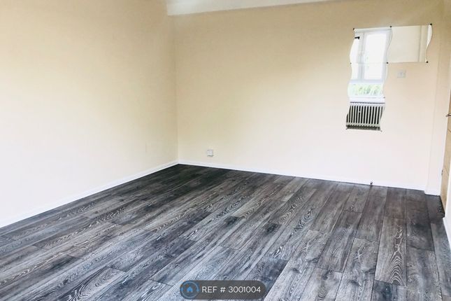 Flat, Emburn House Aikman Avenue, Leicester photo 2