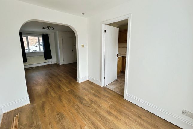 4, NEATH photo 3