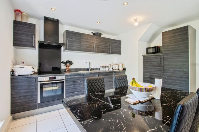 9, Voysey Avenue, Castleford photo 4