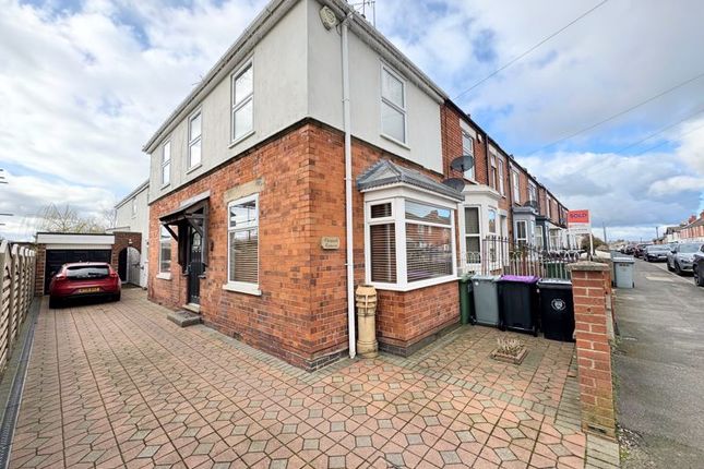 End terrace house for sale in Huntingtower Road, Grantham
