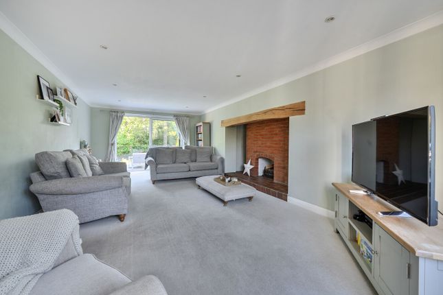 33, Leafy Lane, Fareham photo 4