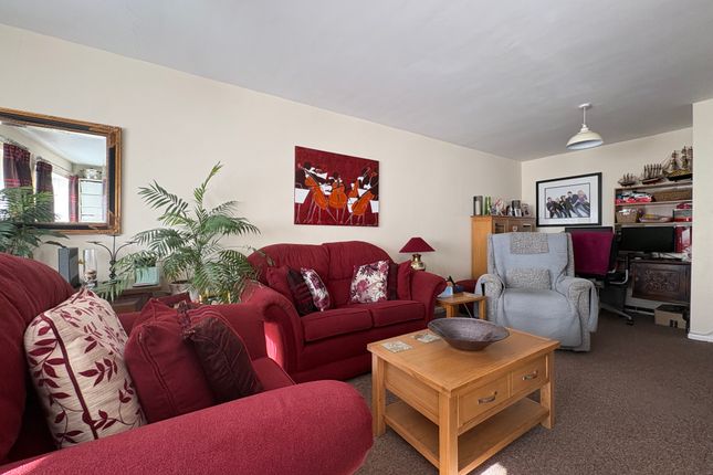 Flat 18, Lee-on-the-Solent photo 4