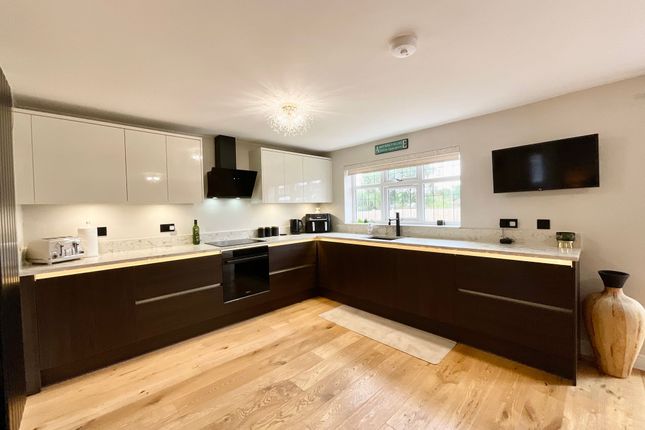 22 Romford Place, Stoke-On-Trent photo 3