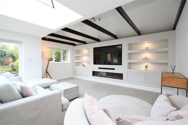 5, Beech Close, Hersham photo 3