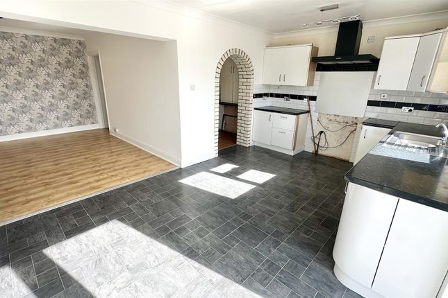 39, Anchor Road, Clacton-On-Sea photo 2