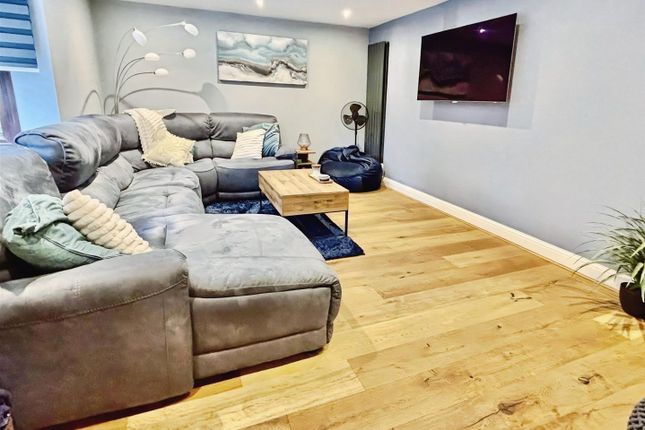 23, Silver Tree Close, Walderslade Woods photo 4