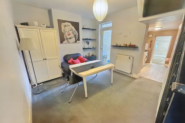 Thumbnail Property to rent in Hall Road, Stratford