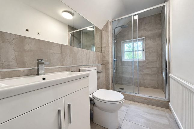 1 Dyke Cottages, Rickmansworth Road, Northwood photo 5
