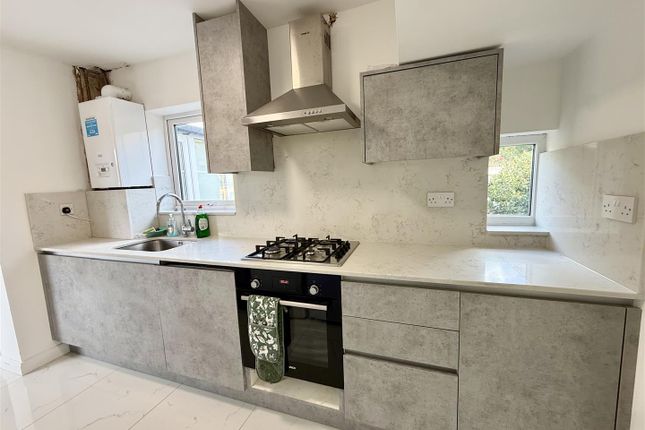 71, Blumfield Crescent, Slough photo 5