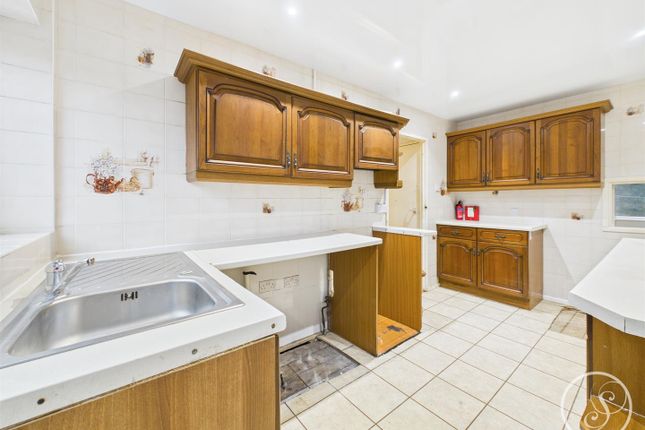 351, Gledhow Lane, Leeds photo 4