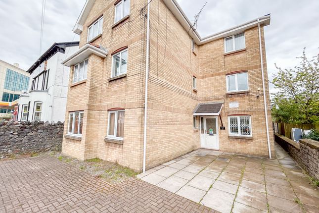 Thumbnail Flat for sale in Chepstow Road, Clarence Court