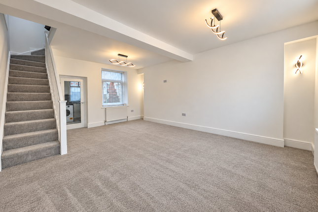 17 Gladstone Street, Mountain Ash photo 3